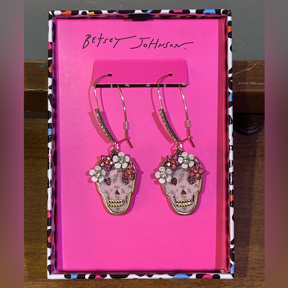 BETSEY JOHNSON Pink Sugar Skull Drop Earrings With Crystal Accents NWTS